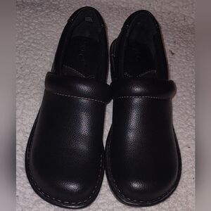 b.o.c Women's Peggy Black Tooled Clogs Slip On 7M Black Cushioned Footbed NEW